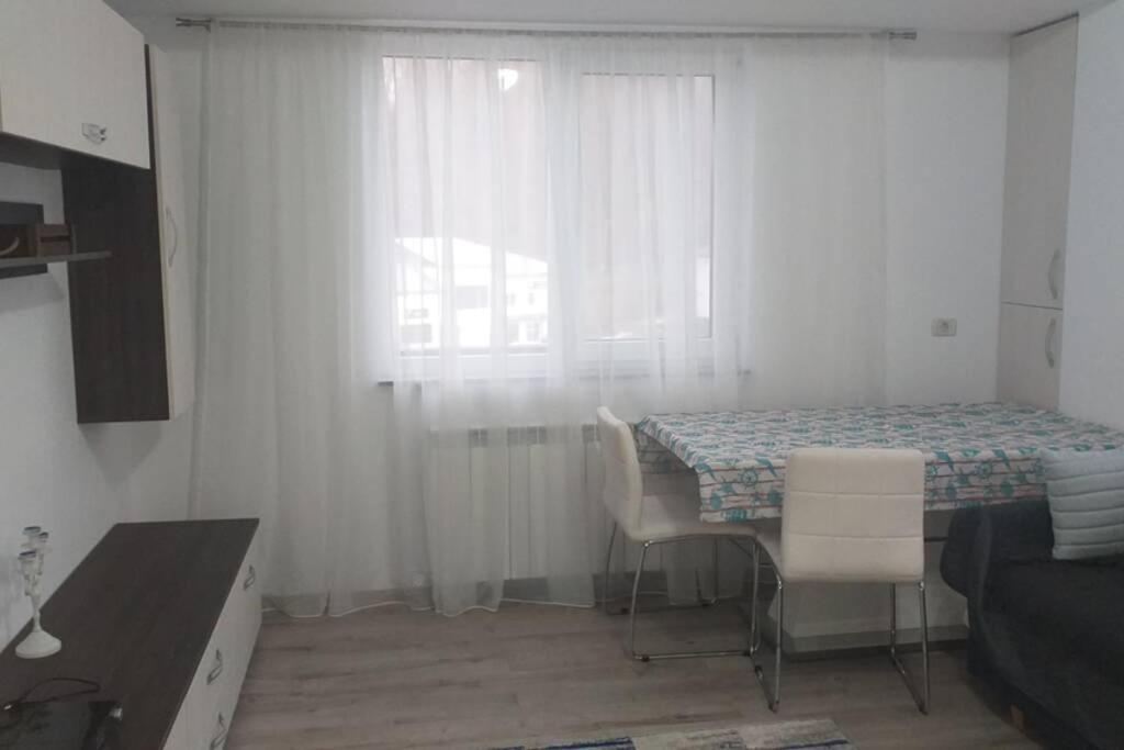 Locatia 0 Appartement Suceava Buitenkant foto